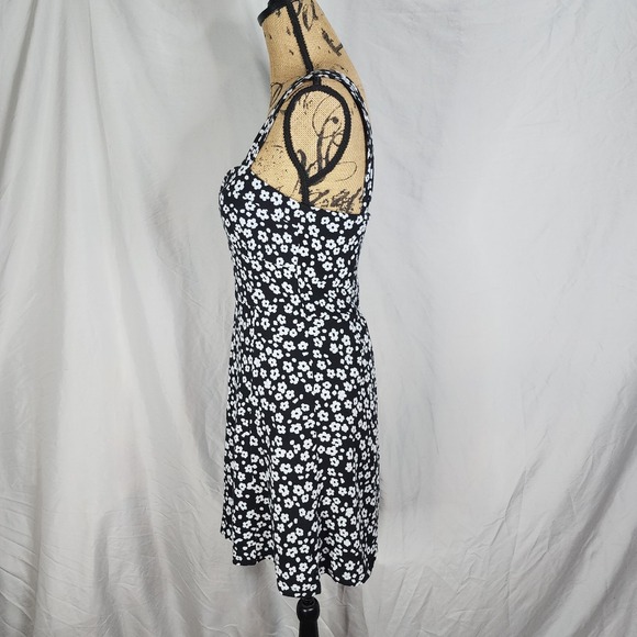 Vtg‎ GAP Size Small B&W Floral Lenzing Ecovero Sweetheart Smocked Mini Sundress - Picture 3 of 10